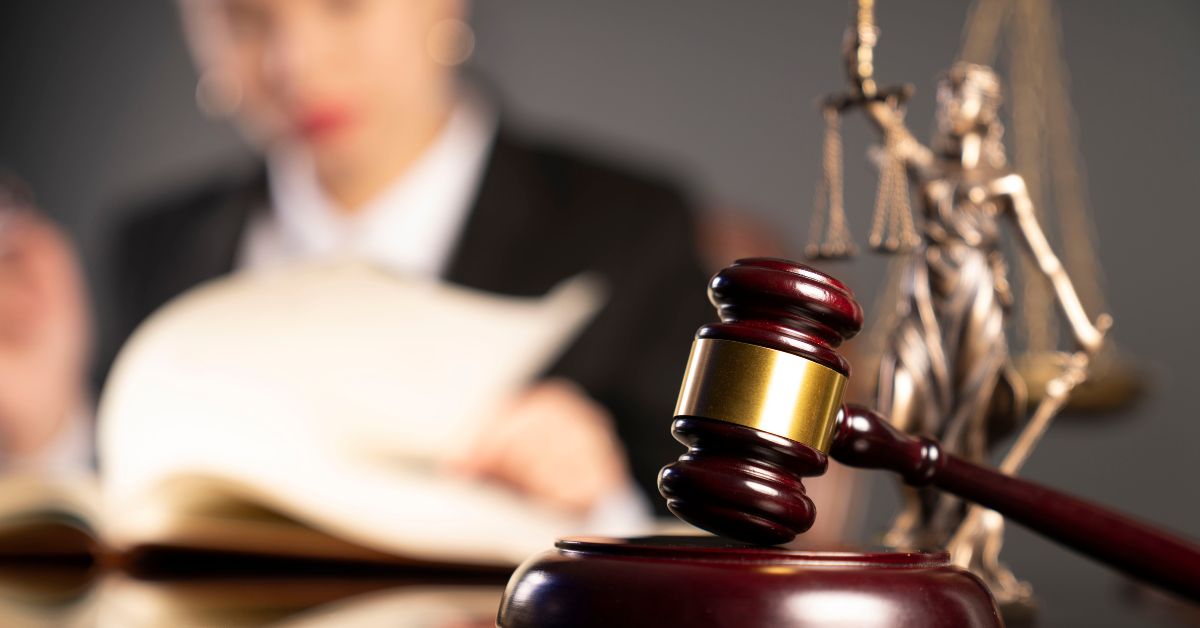 Protect Your Business With an Employment Lawyer 5 Legal fees may vary, depending on expertise, the complexity of the case, and services rendered.