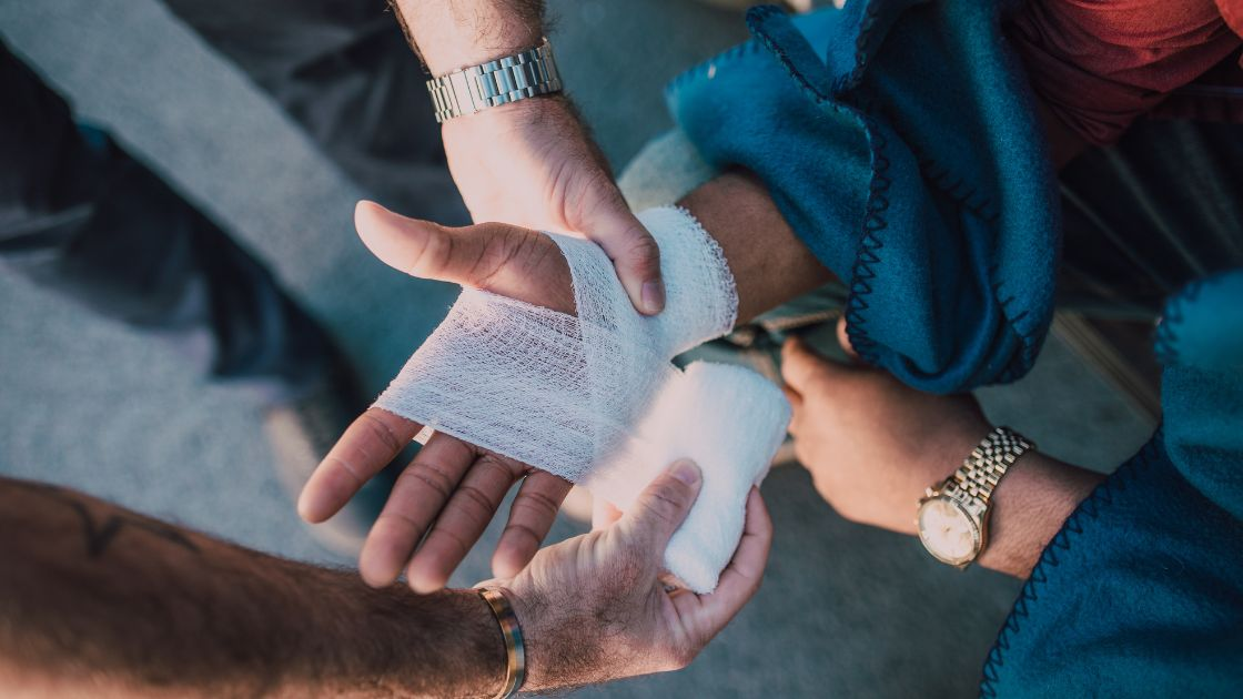 An injured person being helped by a personal injury lawyer